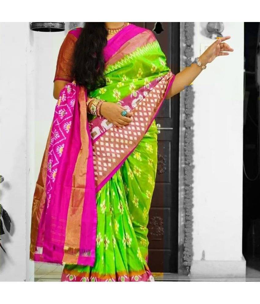     			varutex Cotton Silk Applique Regular Saree With Unstitched Blouse Piece ( Gold )