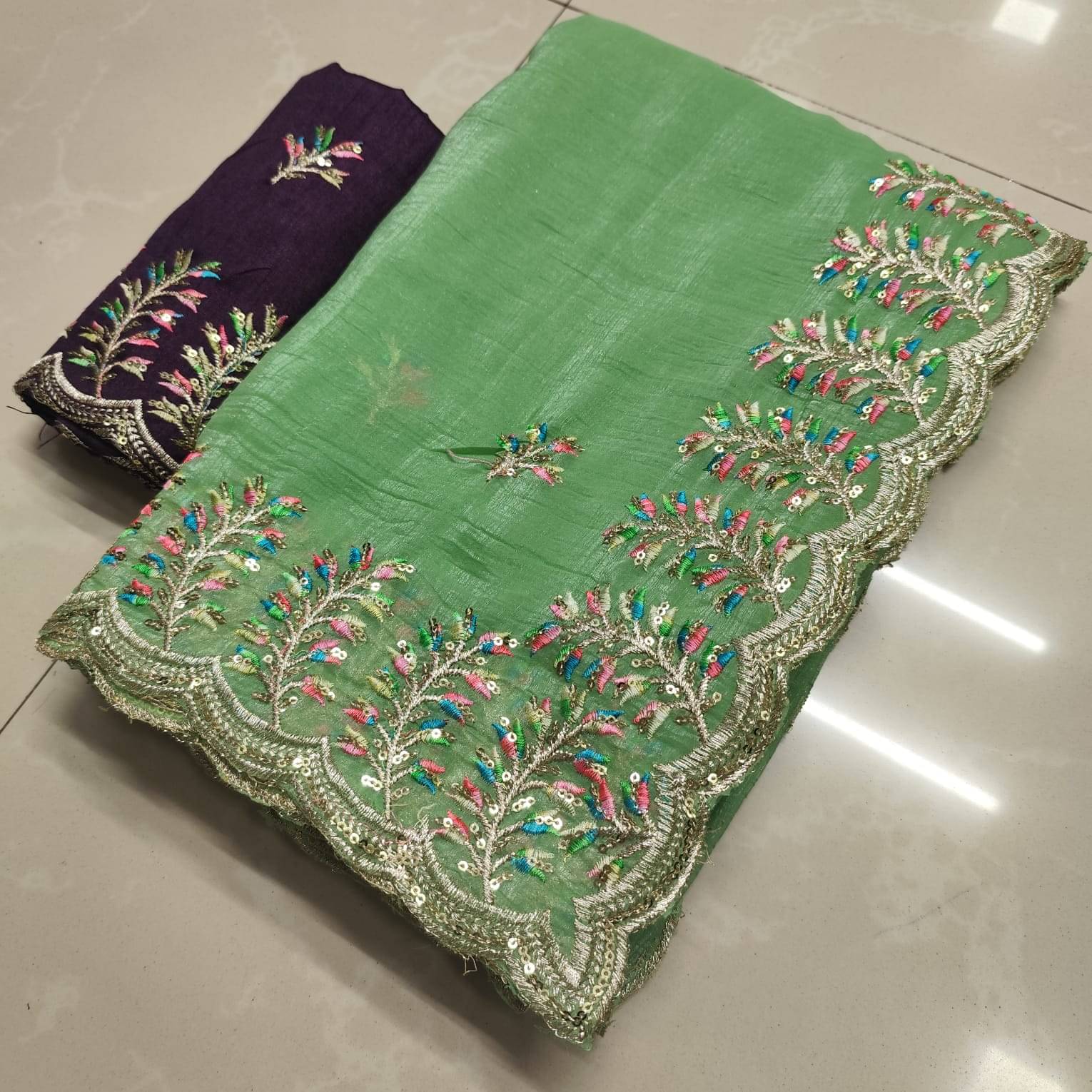     			Avenue Creation Chiffon Embroidered Regular Saree With Unstitched Blouse Piece ( Light Green )