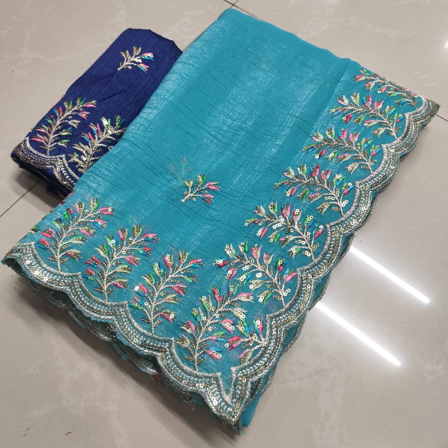     			Avenue Creation Chiffon Embroidered Regular Saree With Unstitched Blouse Piece ( Turquoise )