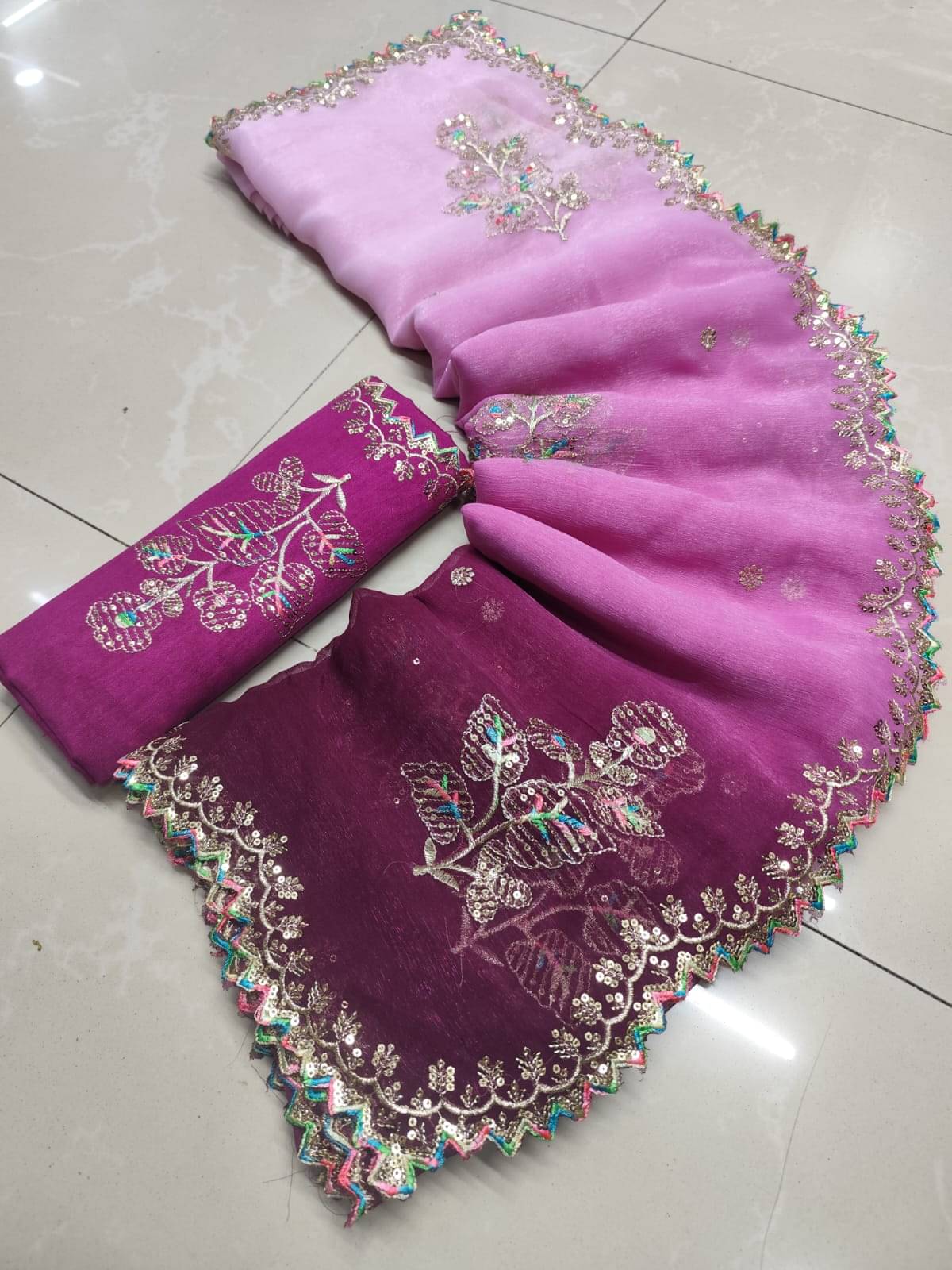     			Avenue Creation Shimmer Embroidered Regular Saree With Unstitched Blouse Piece ( Pink )