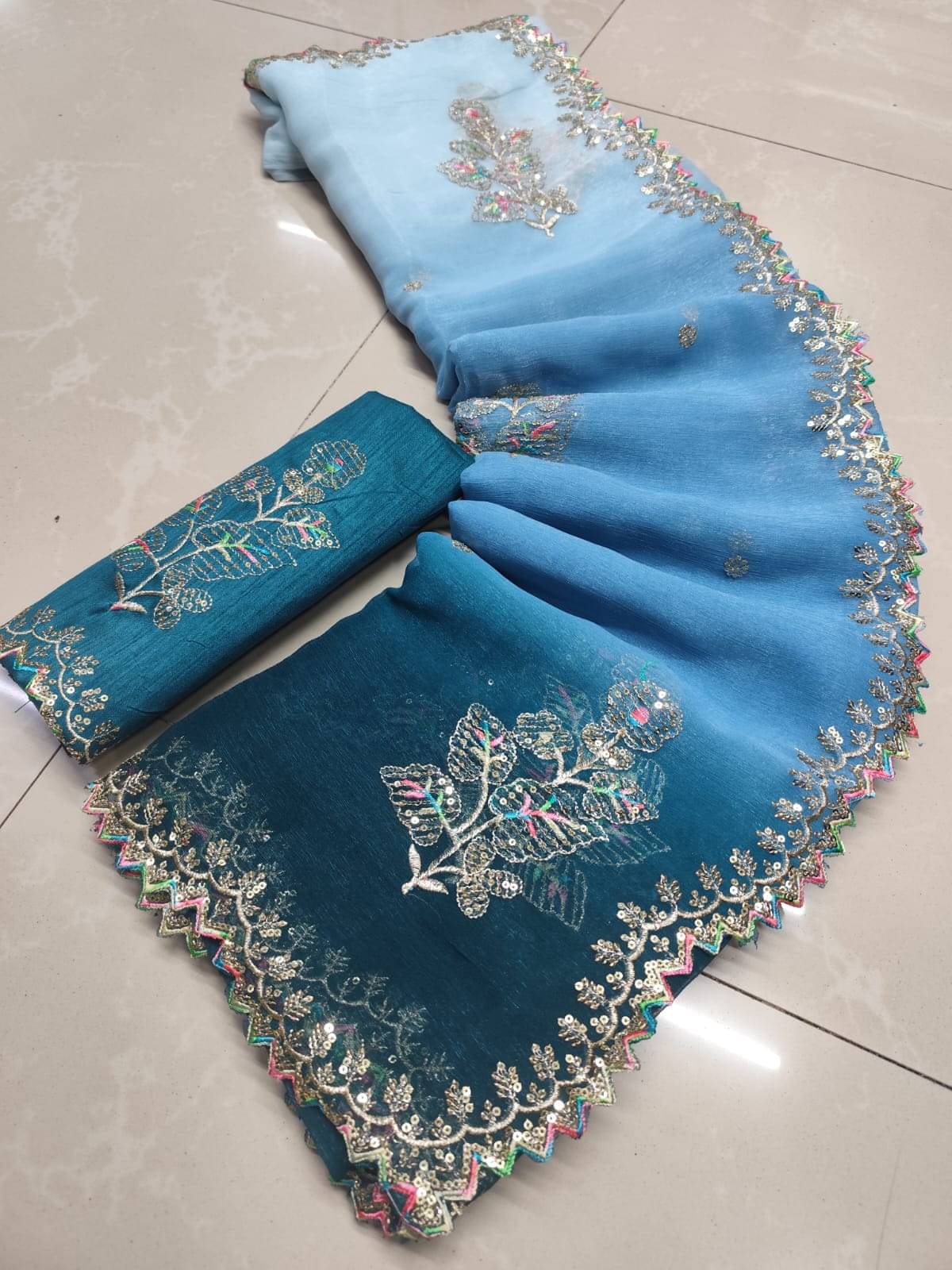     			Avenue Creation Shimmer Embroidered Regular Saree With Unstitched Blouse Piece ( Turquoise )