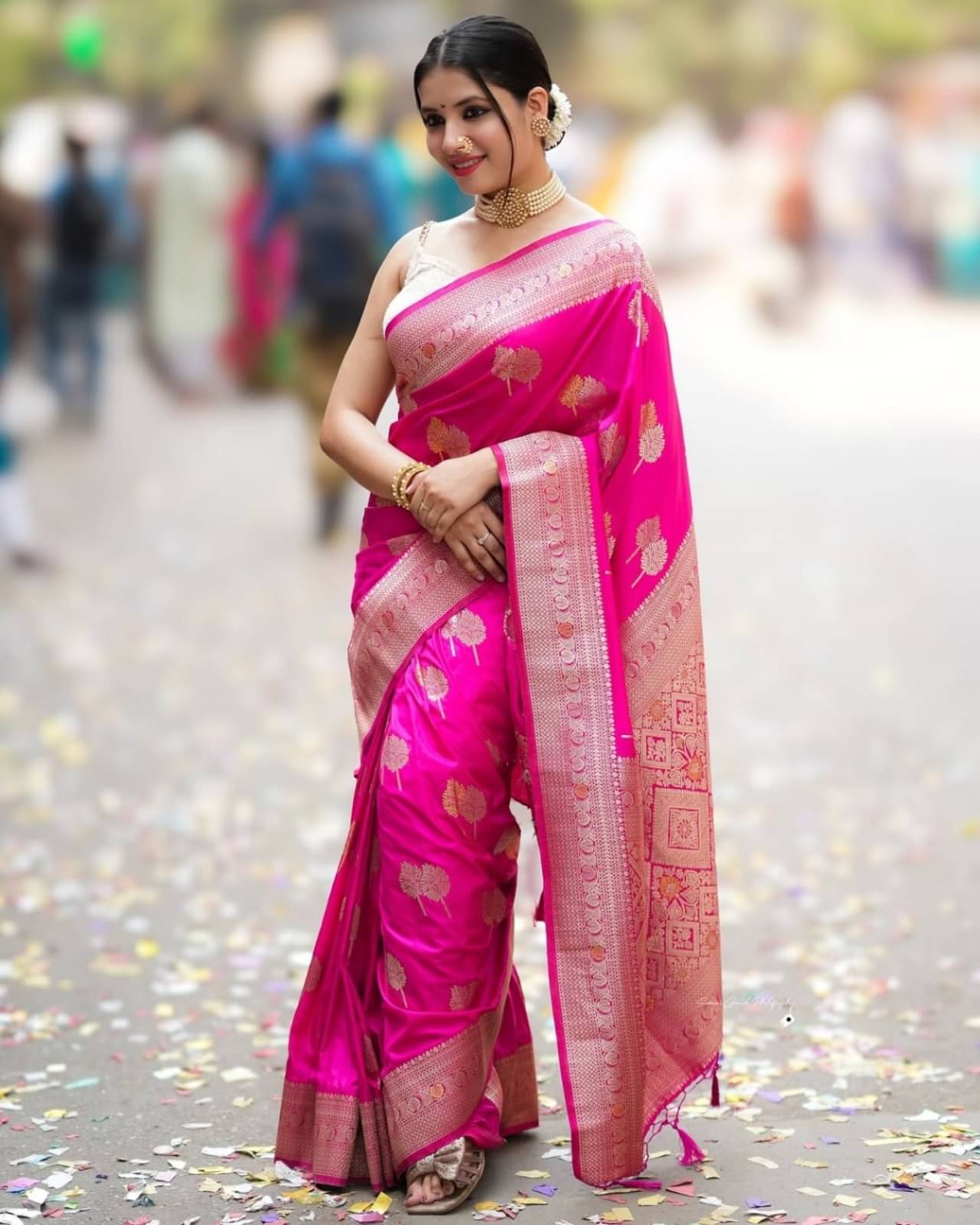 Flosive Art Silk Striped Banarasi saree With Unstitched Blouse Piece ( Pink ) Flosive Art Silk Striped Banarasi saree With Unstitched Blouse Piece ( Pink )