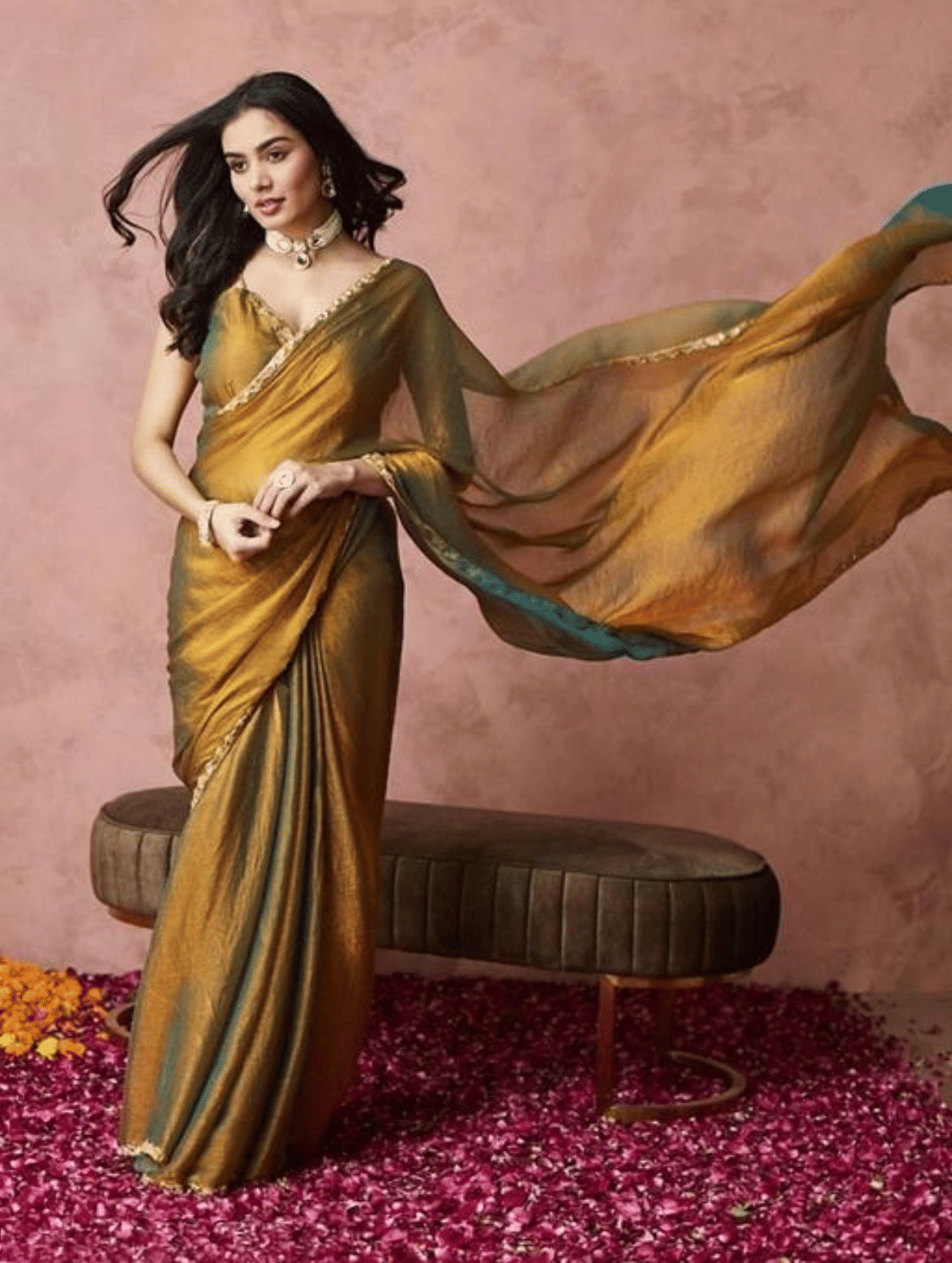     			Generics Chiffon Solid Regular Saree With Unstitched Blouse Piece ( Gold )