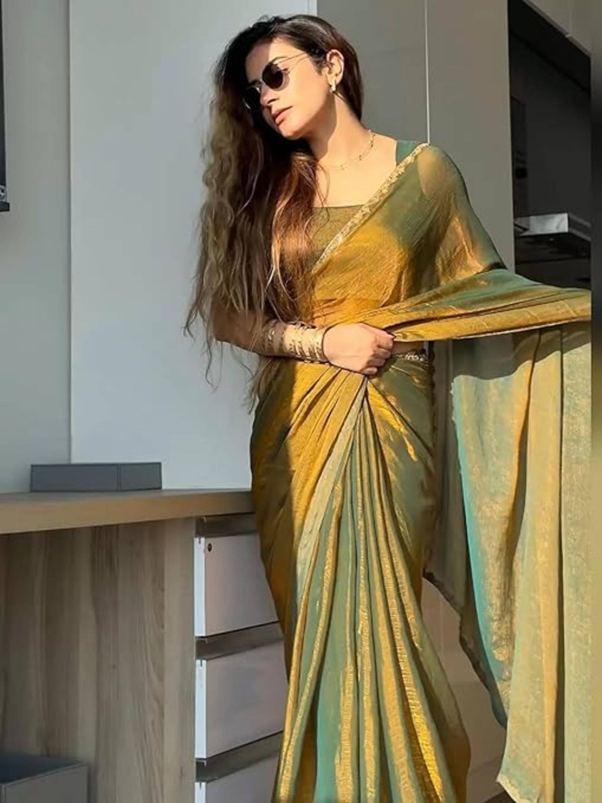     			Keyura Chiffon Solid Venkatagiri Saree With Unstitched Blouse Piece ( Gold )