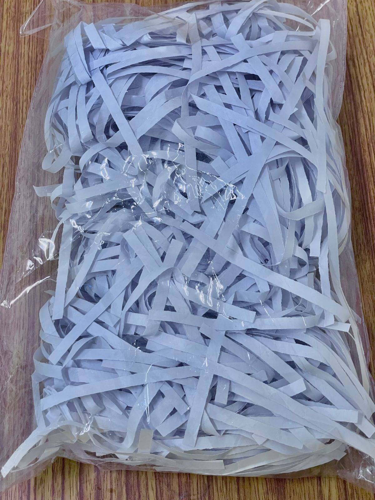     			White Shredded Paper for Gift Packaging, 700g, Decorative Filling for Hampers and Boxes