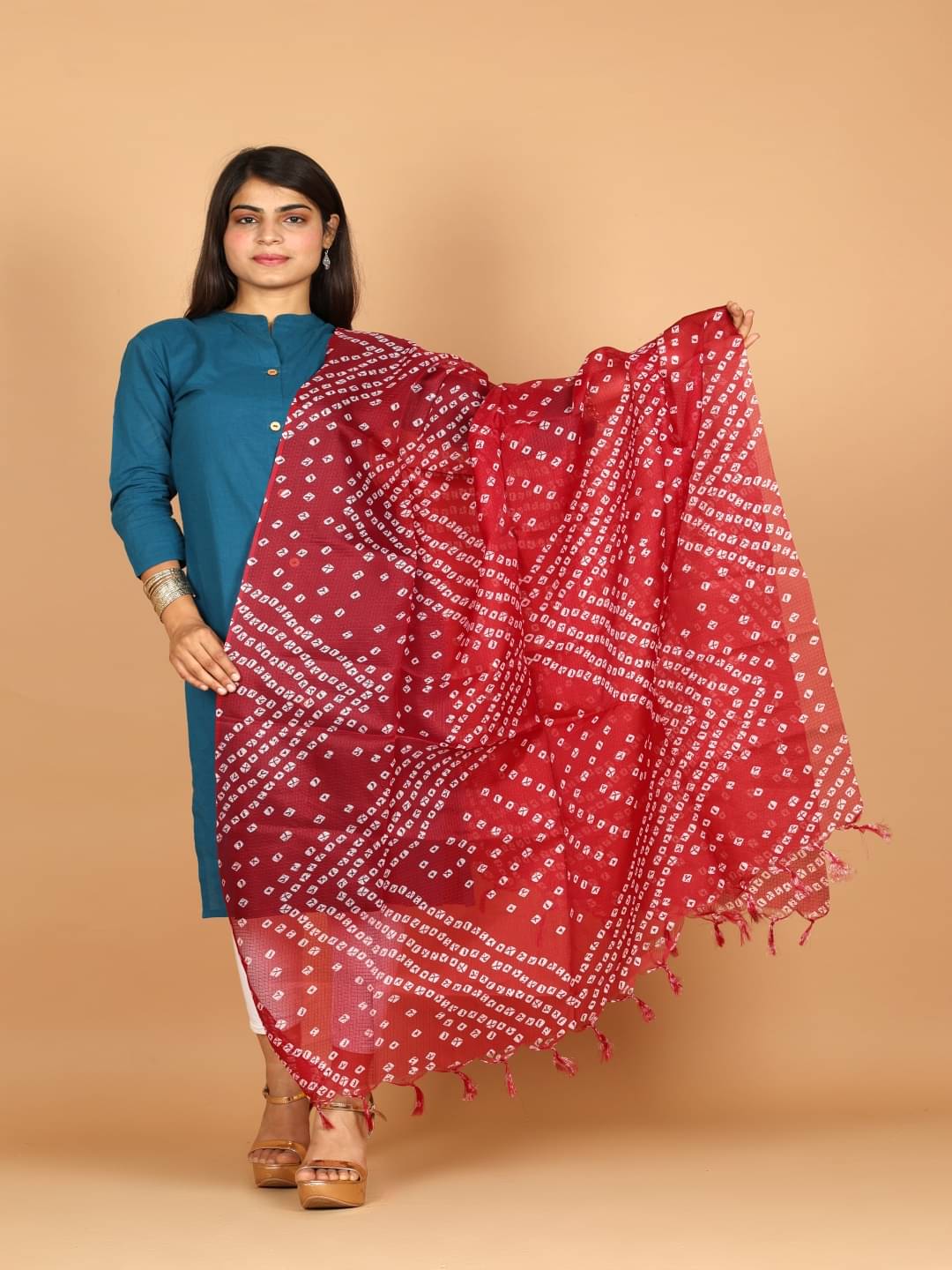     			Anjaneya Creations Women Cotton Blend Dupatta ( Maroon , Pack of 1 )