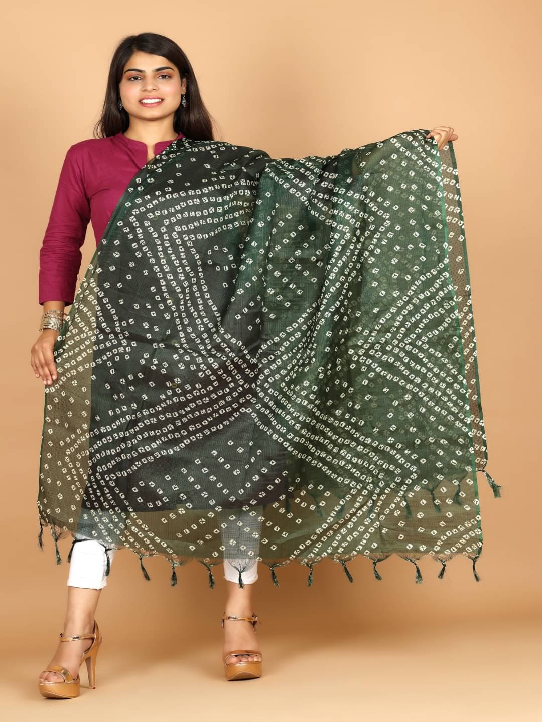     			Anjaneya Creations Women Cotton Blend Dupatta ( Green , Pack of 1 )
