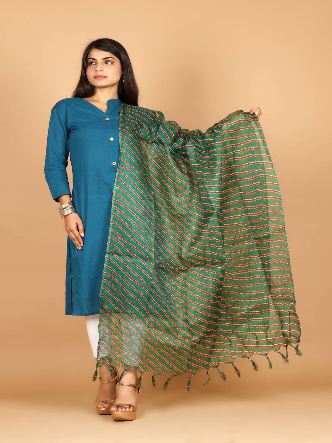     			Anjaneya Creations Women Cotton Blend Dupatta ( Green , Pack of 1 )
