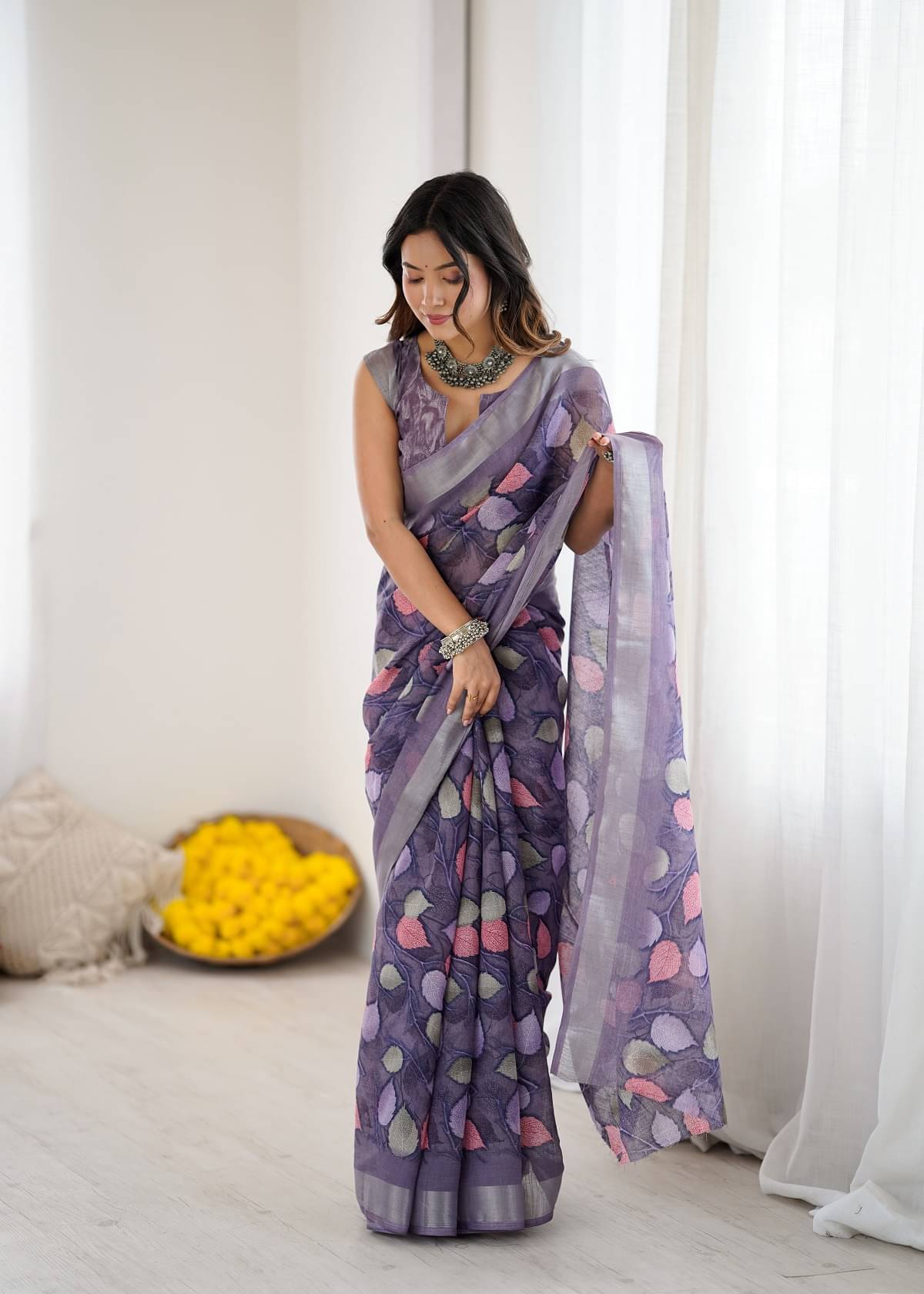     			Gazal Fashions Linen Printed Regular Saree With Unstitched Blouse Piece ( Lavender )