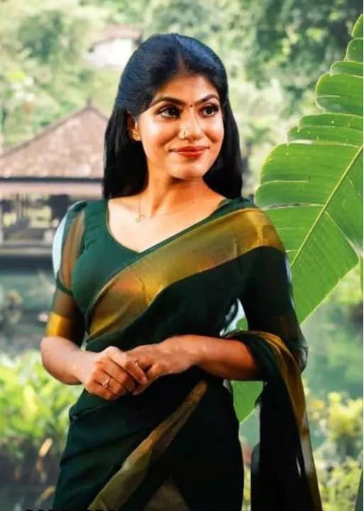     			VRAGI Chiffon Embellished Regular Saree With Unstitched Blouse Piece ( Green )