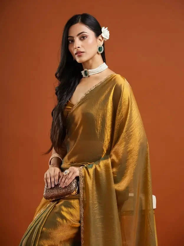     			VRAGI Chiffon Embellished Regular Saree With Unstitched Blouse Piece ( Gold )
