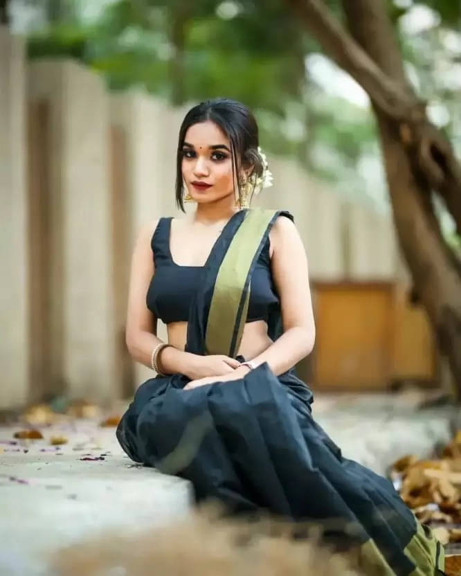 VRAGI Chiffon Embellished Regular Saree With Unstitched Blouse Piece ( Black ) VRAGI Chiffon Embellished Regular Saree With Unstitched Blouse Piece ( Black )
