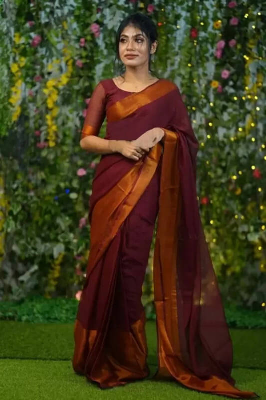     			VRAGI Chiffon Printed Regular Saree With Unstitched Blouse Piece ( Maroon )