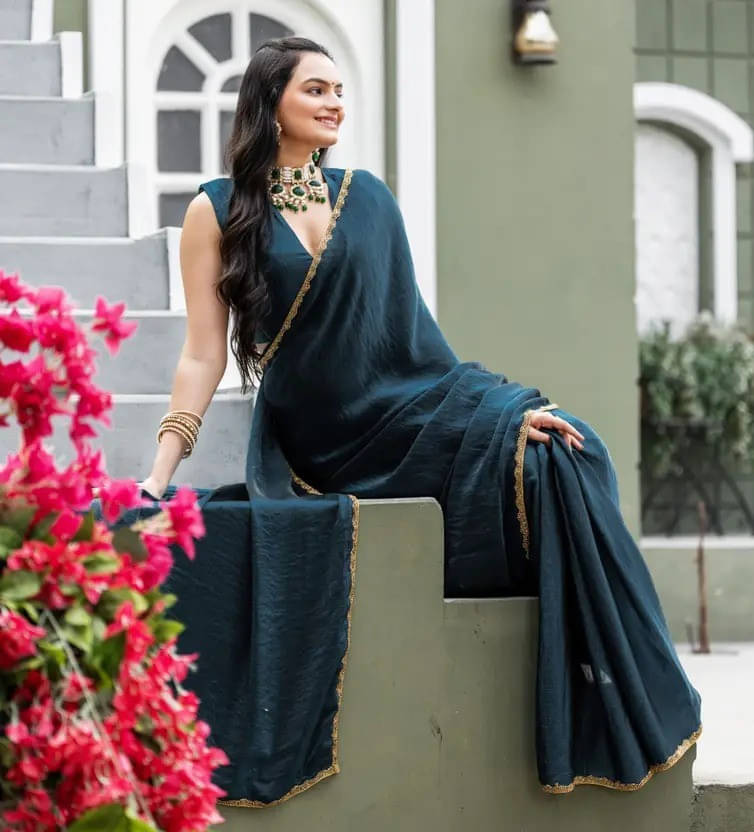     			VRAGI Chiffon Solid Regular Saree With Unstitched Blouse Piece ( Blue )