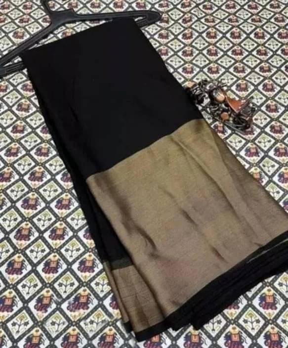     			VRAGI Chiffon Solid Regular Saree With Unstitched Blouse Piece ( Black )