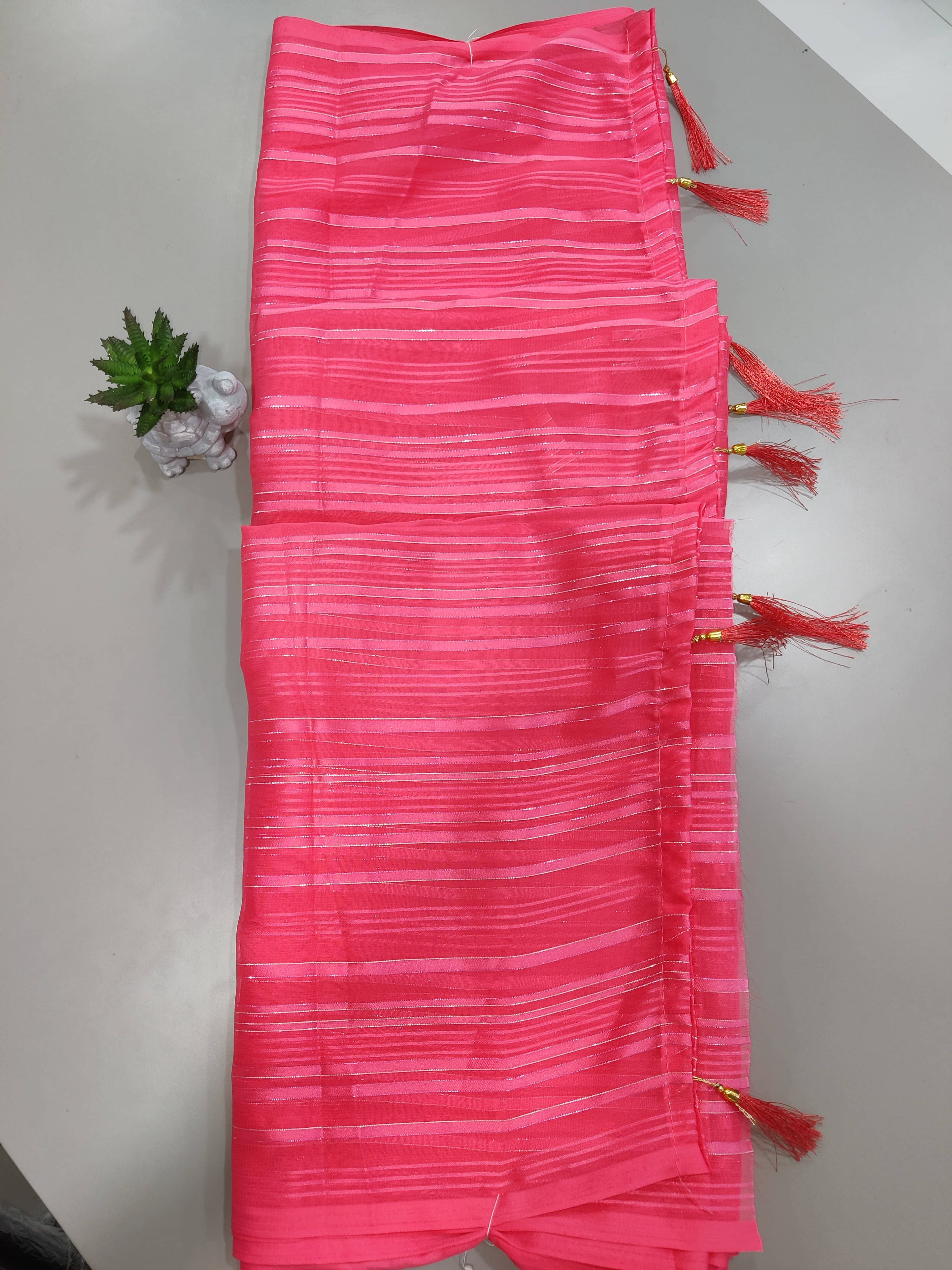 VRAGI Chiffon Striped Regular Saree With Unstitched Blouse Piece ( Pink ) VRAGI Chiffon Striped Regular Saree With Unstitched Blouse Piece ( Pink )
