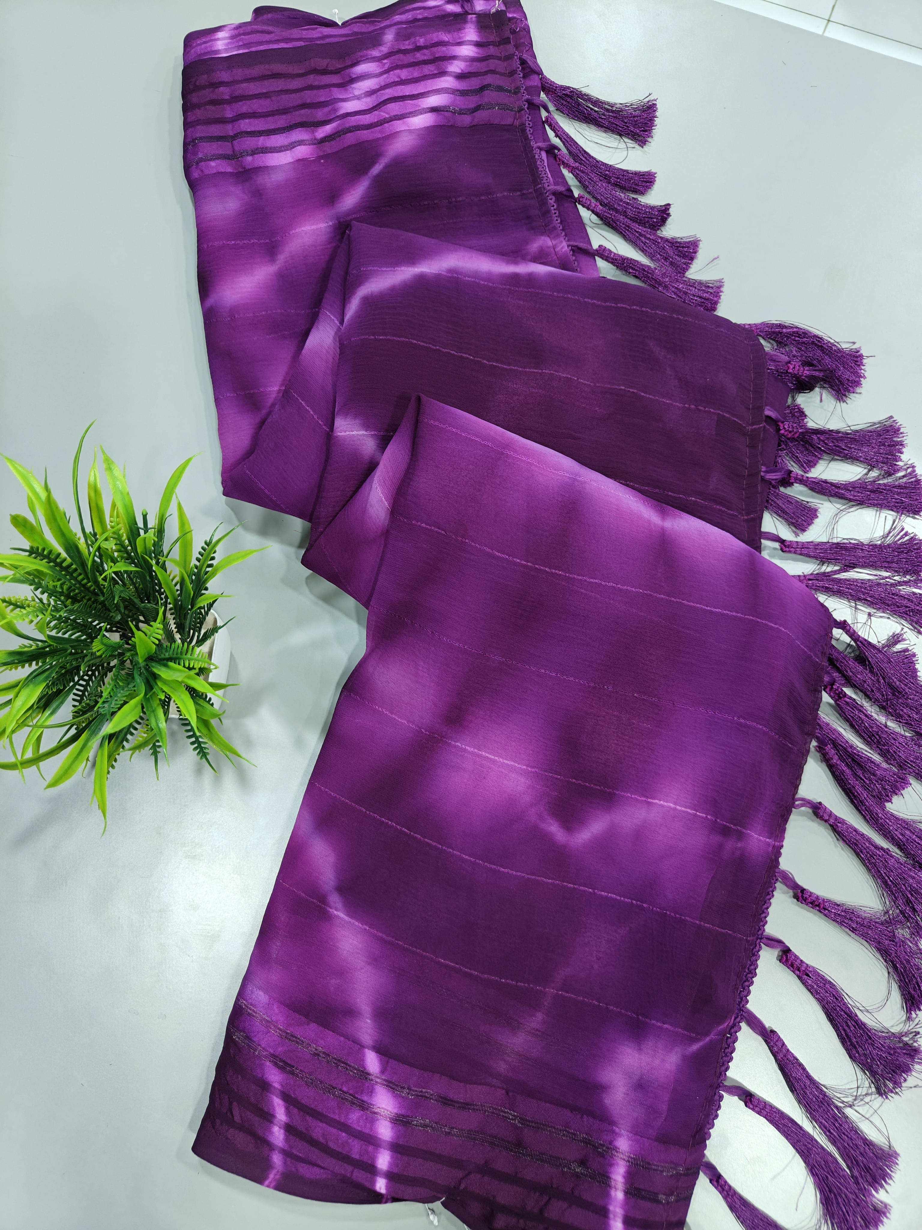     			VRAGI Georgette Dyed Regular Saree With Unstitched Blouse Piece ( Purple )
