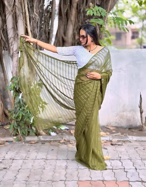     			VRAGI Georgette Striped Regular Saree With Unstitched Blouse Piece ( Light Green )