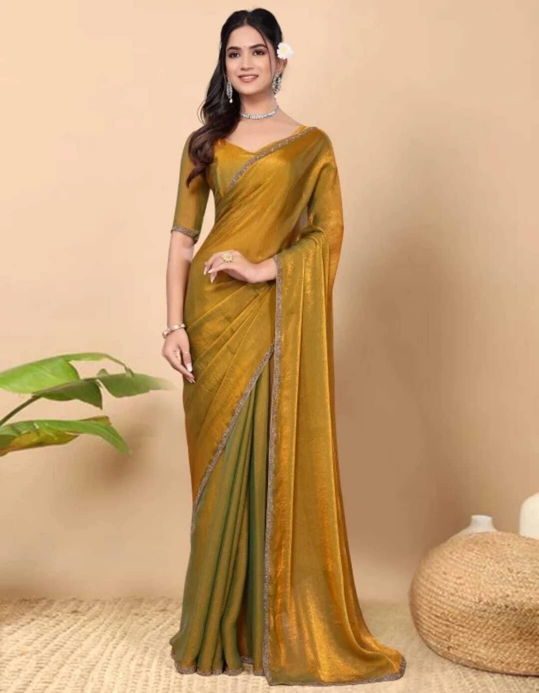     			VRAGI Jimmy Choo Embellished Regular Saree With Unstitched Blouse Piece ( Gold )