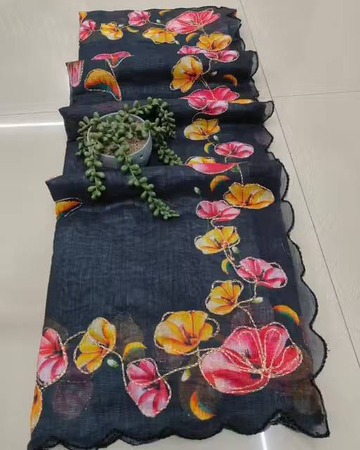     			VRAGI Linen Printed Regular Saree With Unstitched Blouse Piece ( Black )