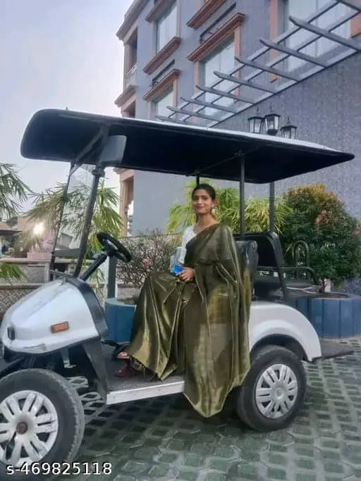     			VRAGI Lycra Solid Regular Saree With Unstitched Blouse Piece ( Gold )