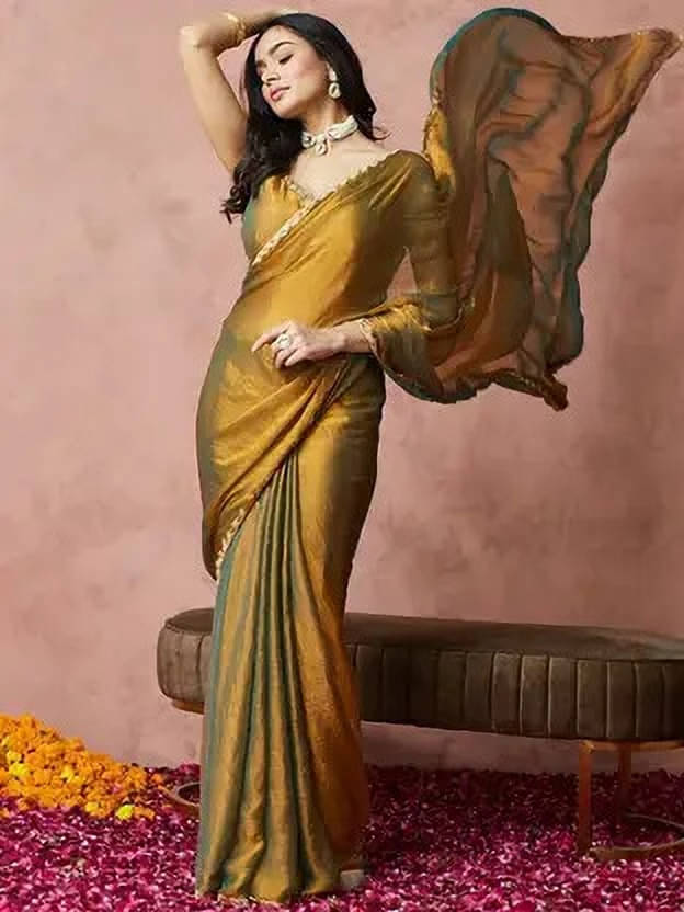     			VRAGI Silk Blend Embellished Regular Saree With Unstitched Blouse Piece ( Gold )