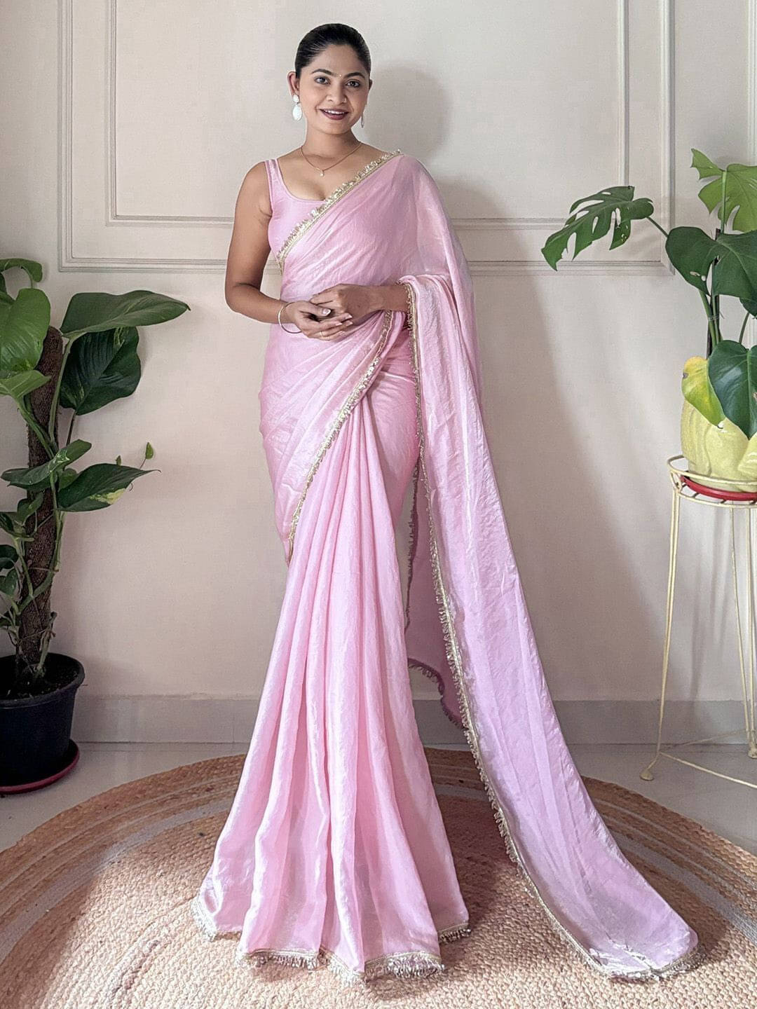     			VRAGI Silk Blend Solid Regular Saree With Unstitched Blouse Piece ( Pink )