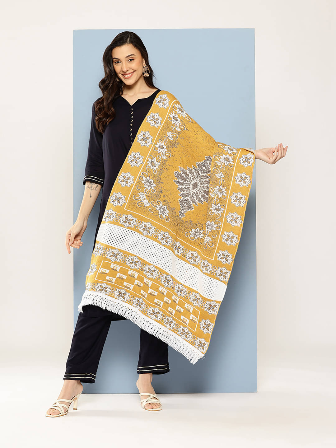     			Aarika Mustard Woollen Women's Stole ( Pack of 1 )