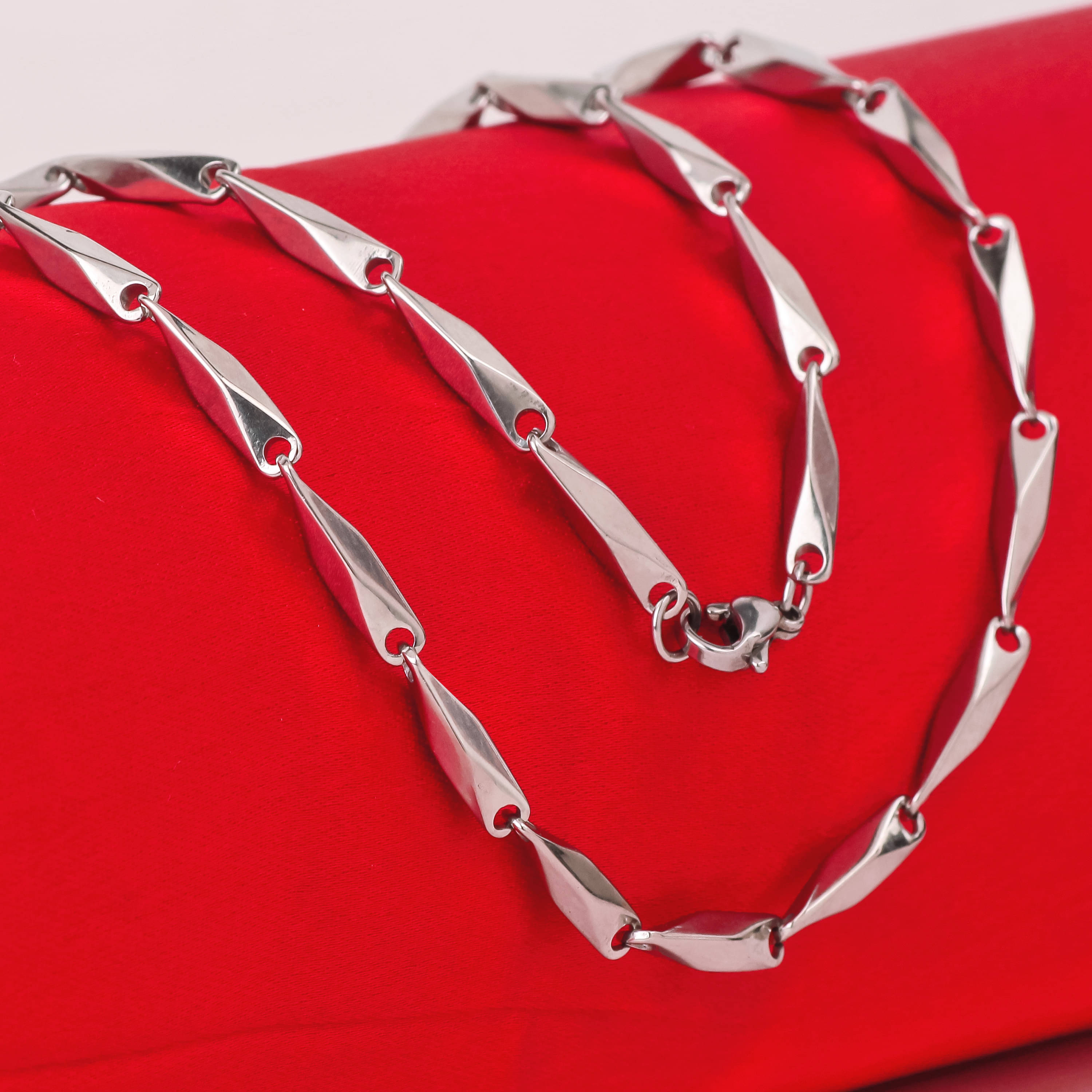 FASHION FRILL Silver Plated Stainless Steel Chain ( Pack of 1 )     			FASHION FRILL Silver Plated Stainless Steel Chain ( Pack of 1 )