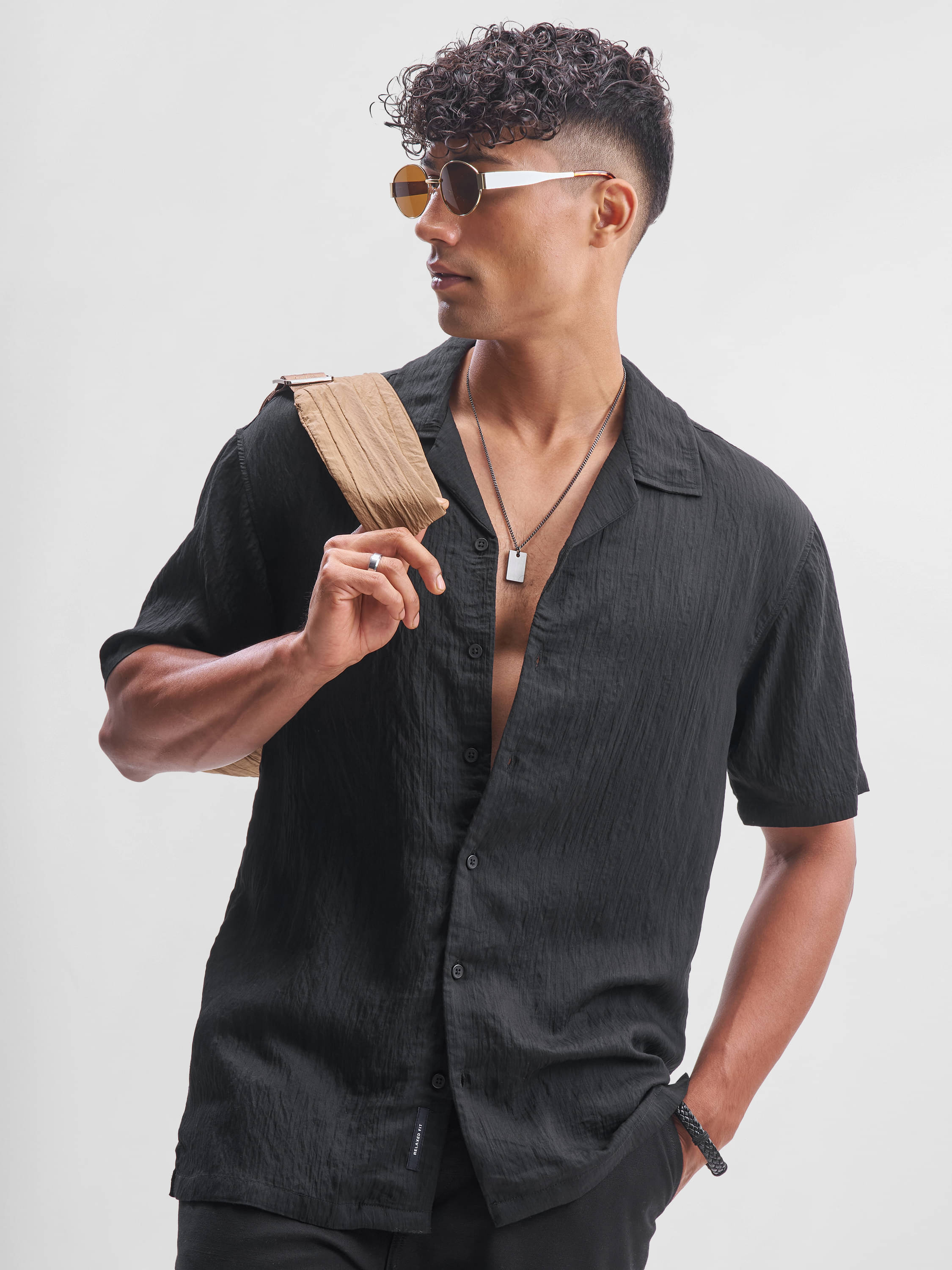     			Highlander Viscose Relaxed Fit Self Design Half Sleeves Men's Casual Shirt - Black ( Pack of 1 )