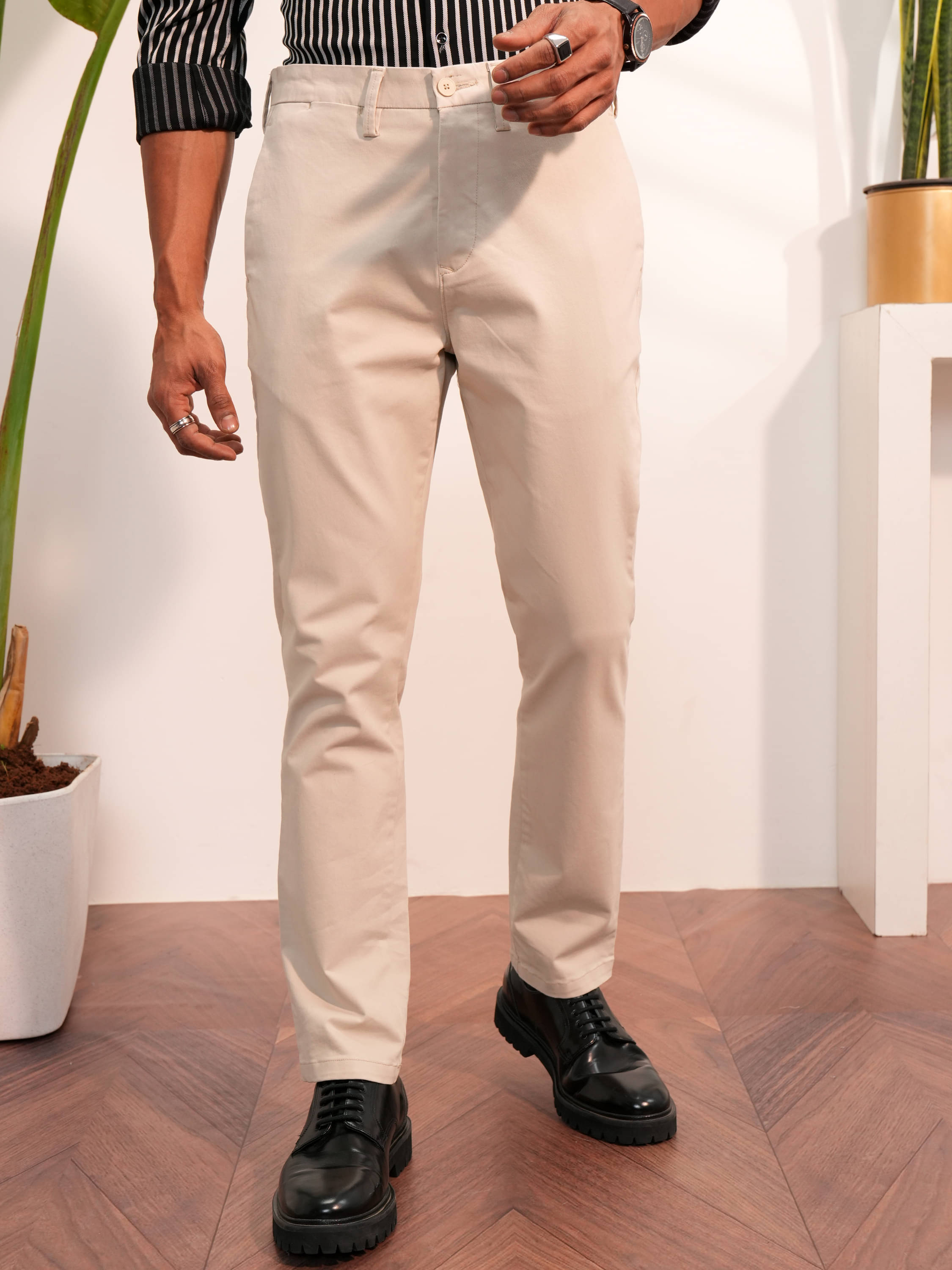     			Locomotive Slim Flat Men's Chinos - Cream ( Pack of 1 )