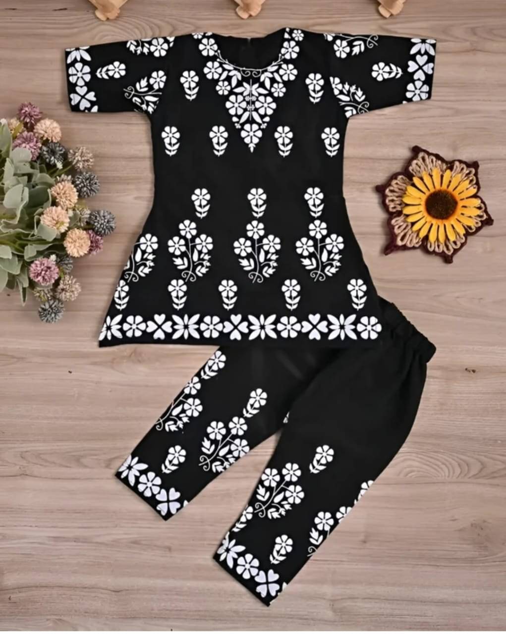     			Mullick the designer Pack of 1 Girls Rayon T-shirt & Pants ( Black )