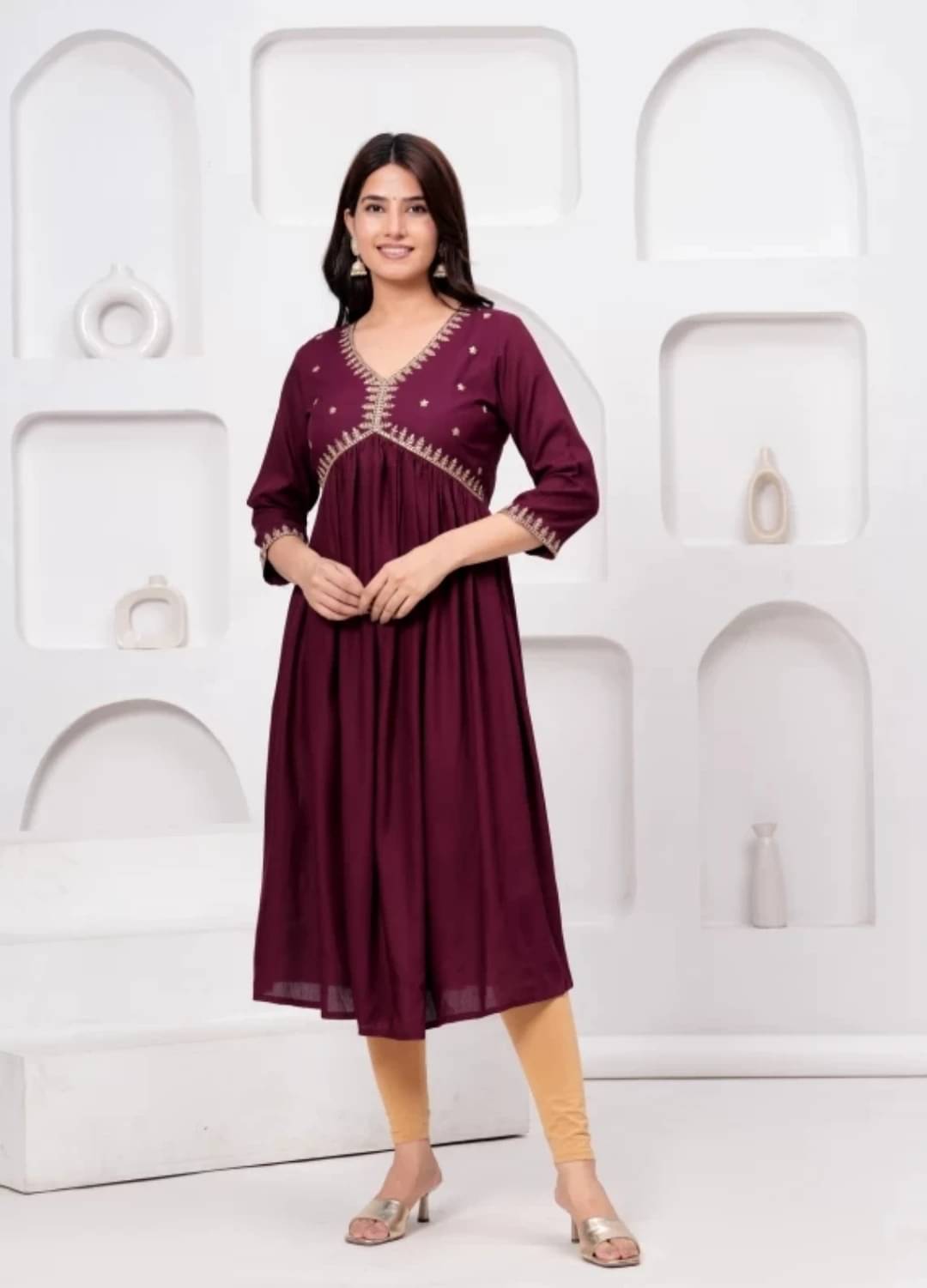     			Nishu print Women Cotton Blend Embroidered Anarkali Kurti ( Purple )