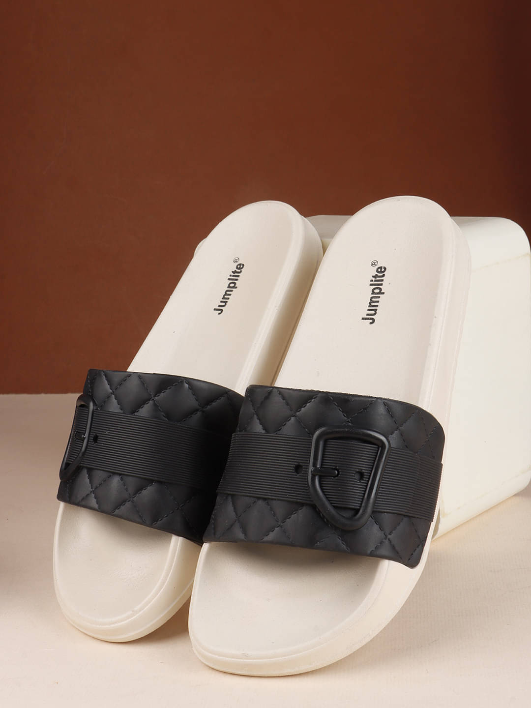     			JUMPLITE Black Women's Slipper