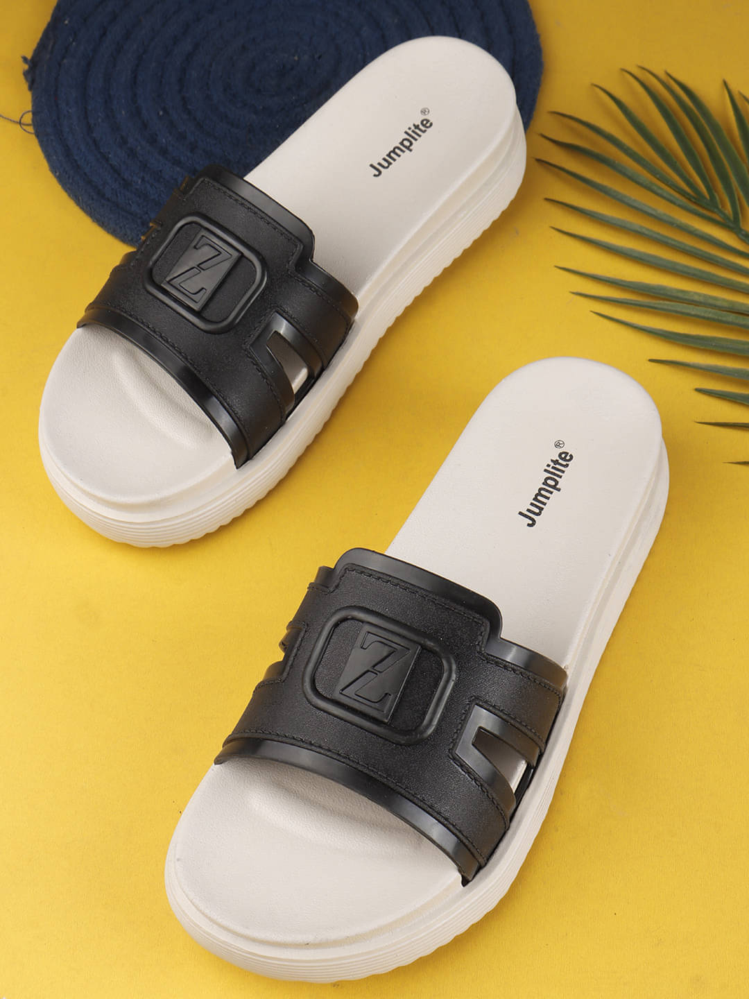     			JUMPLITE Black Women's Slipper