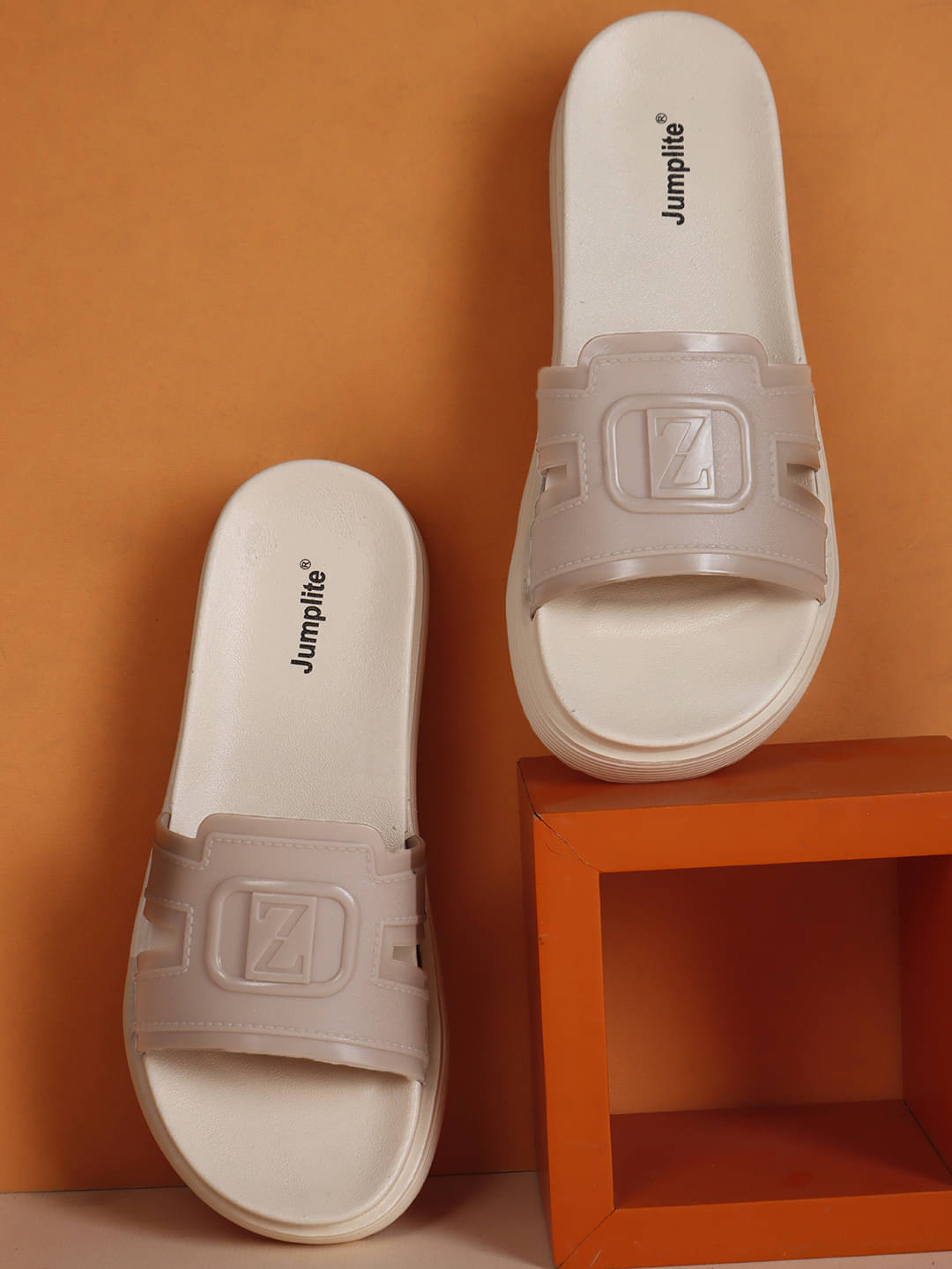     			JUMPLITE Cream Women's Slipper