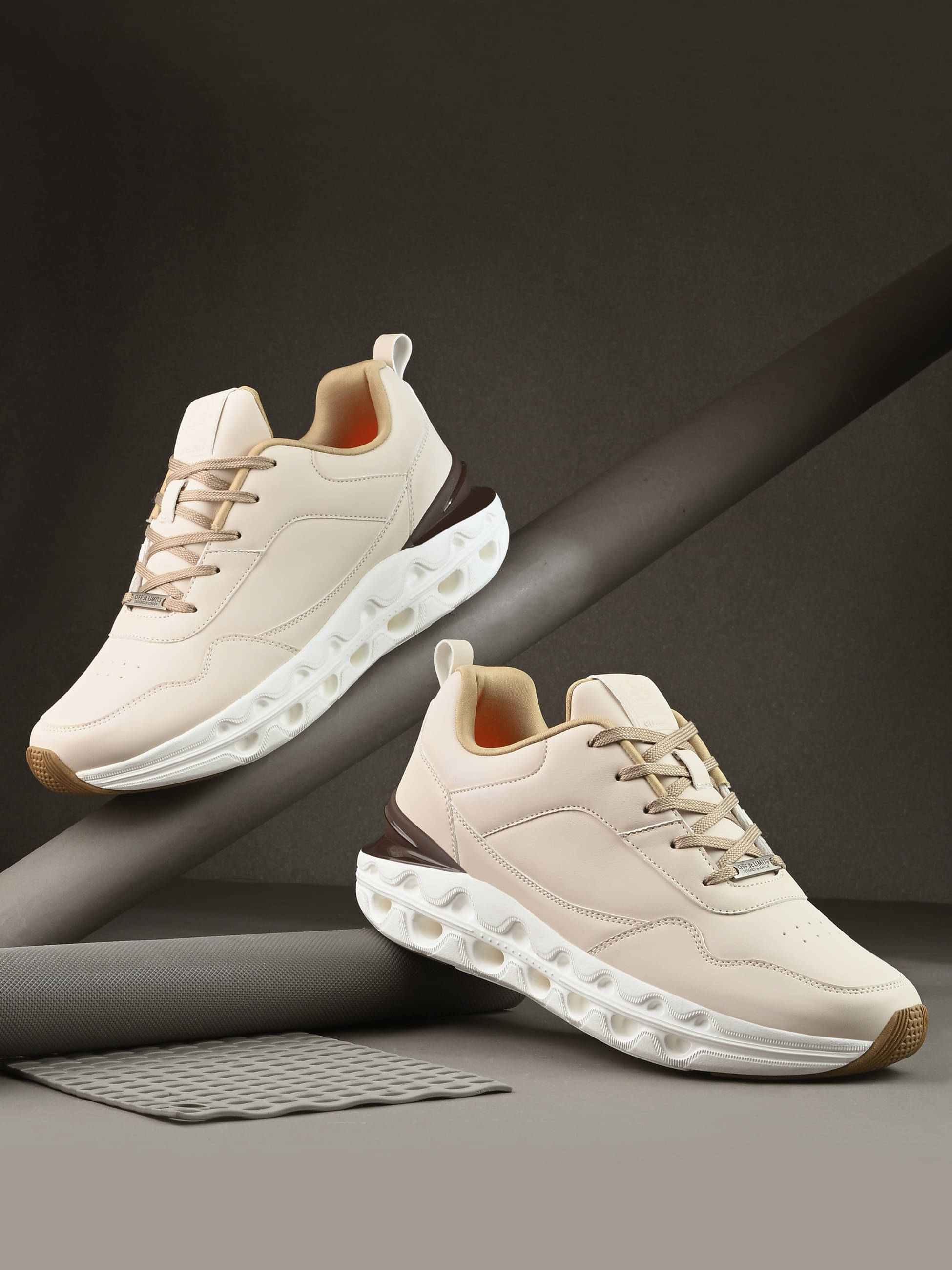    			OFF LIMITS CLOUDPUP Cream Men's Sneakers