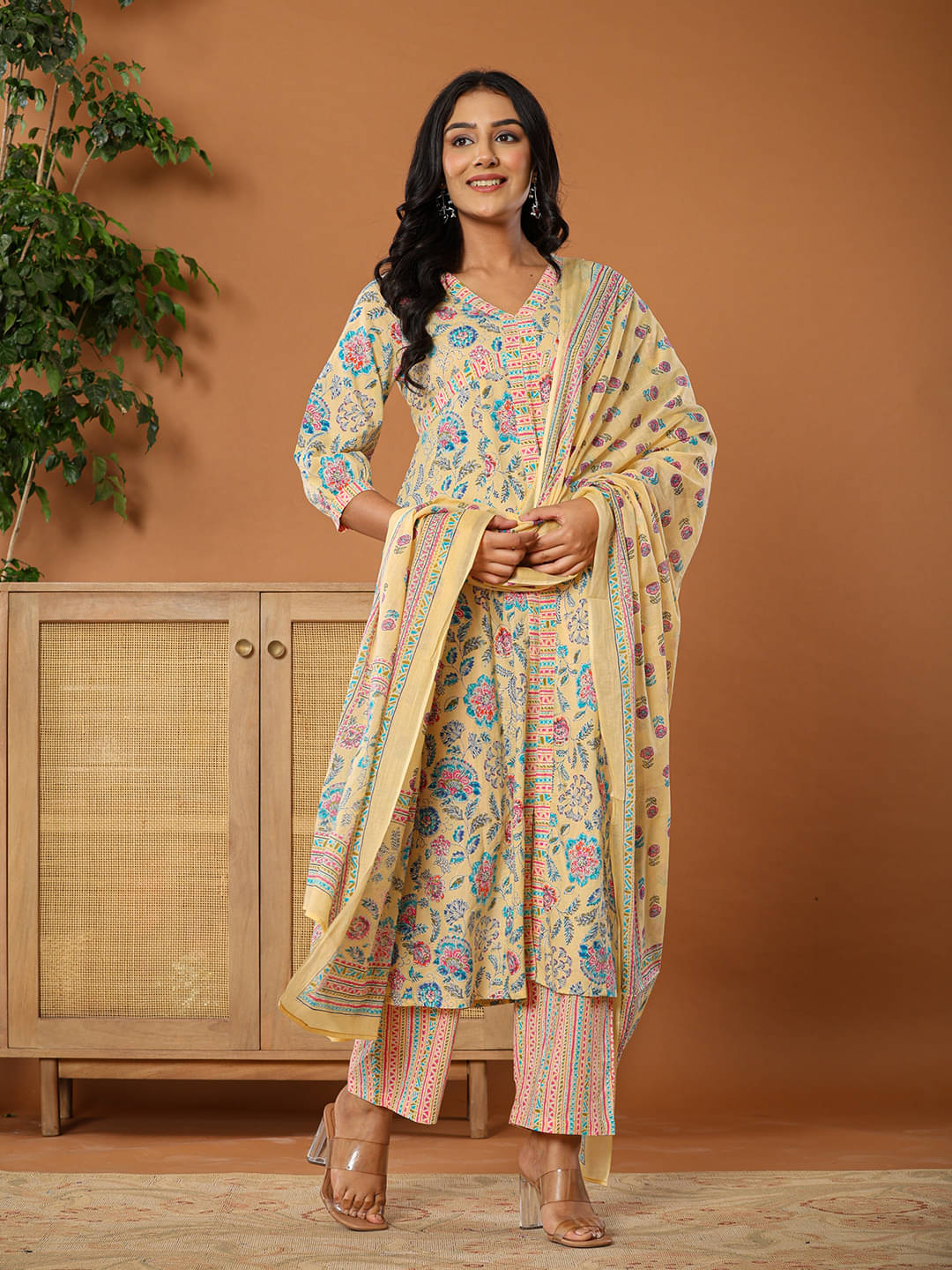     			Yufta Women Cotton Printed Anarkali Kurti With Pants ( Yellow )