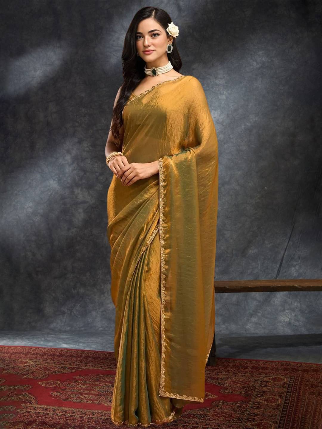     			Apnisha Chiffon Solid Regular Saree With Unstitched Blouse Piece ( Gold )