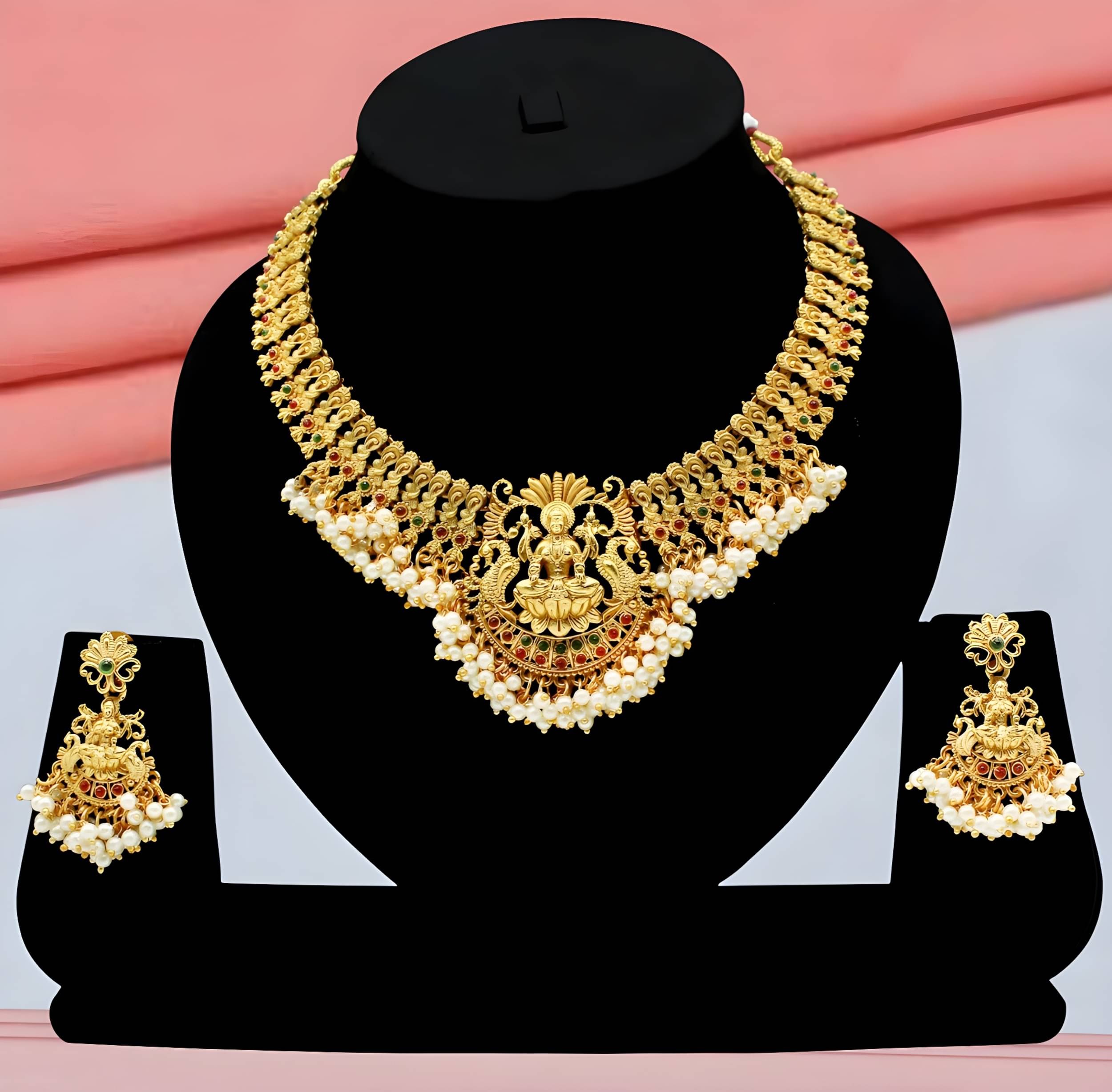     			ROFARWORD Gold Brass Necklace Set ( Pack of 1 )