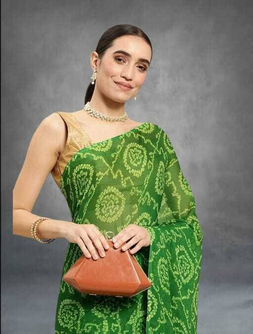     			SAREEYA16 Cotton Blend Printed Regular Saree With Unstitched Blouse Piece ( Green )