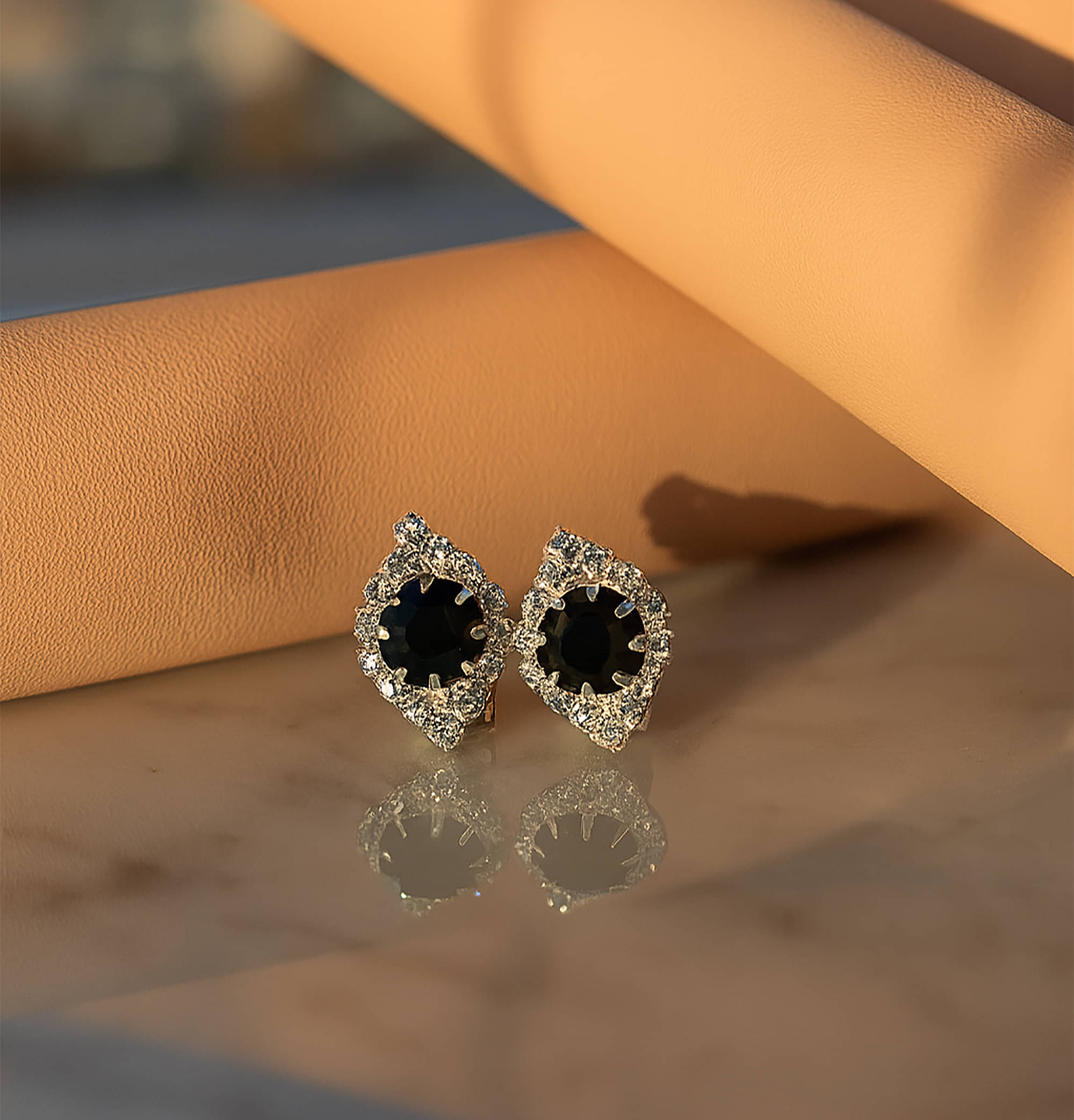     			SHANKHRAJ MA LL Silver Stud Earrings ( Pack of 1 )