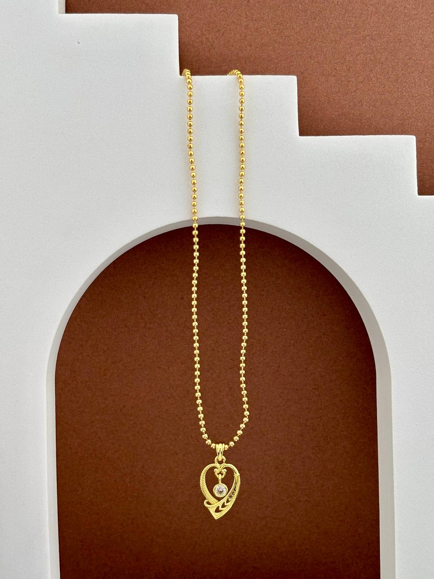     			Sanaa Creations Golden Pendant ( Pack of 1 )