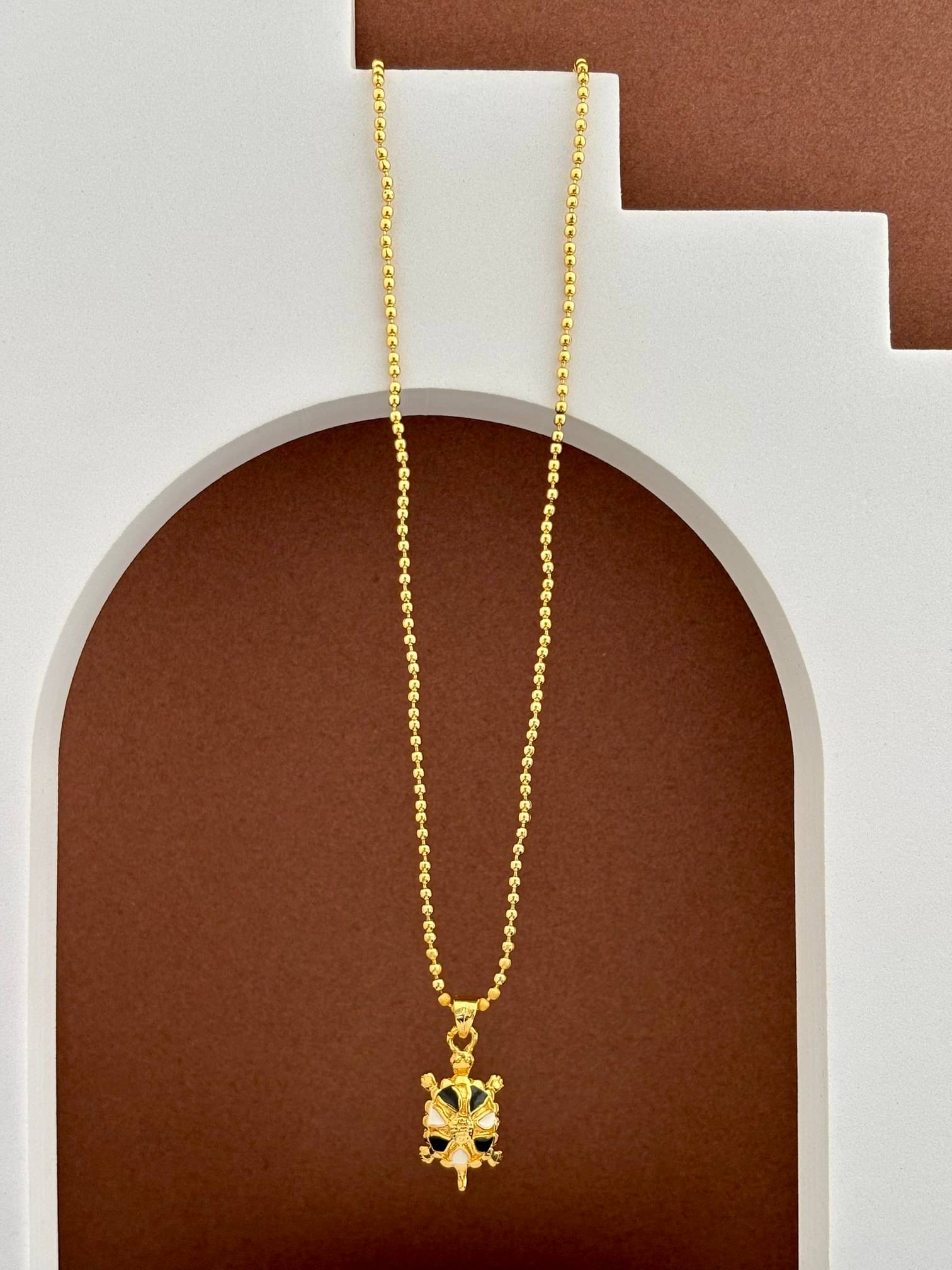     			Sanaa Creations Golden Pendant ( Pack of 1 )