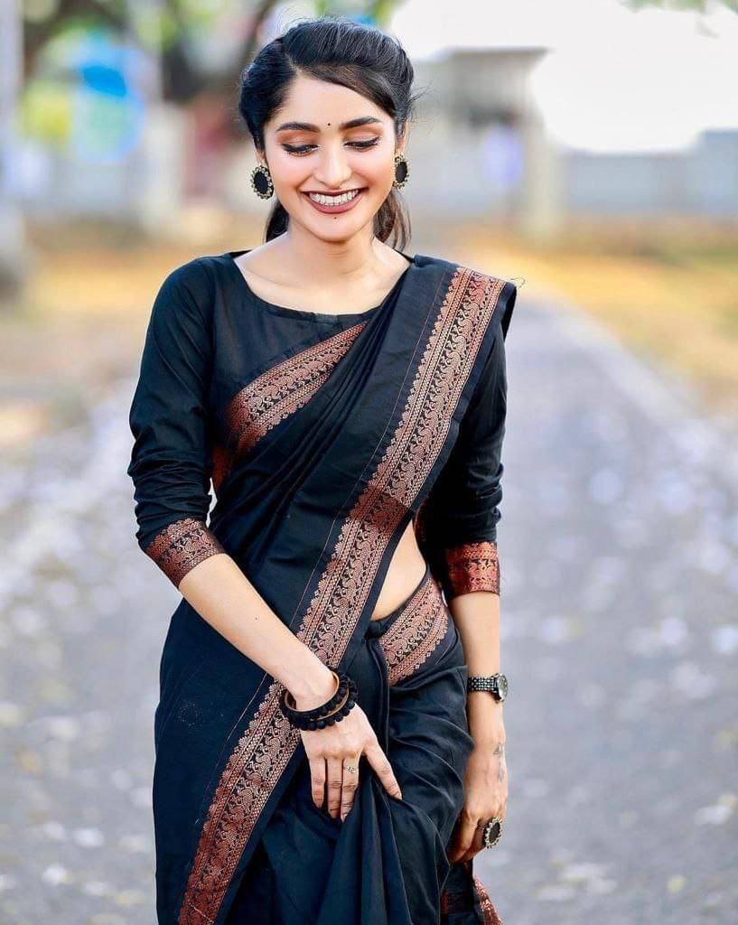     			THE PRIVATE LABLE Linen Printed Banarasi saree With Unstitched Blouse Piece ( Black )