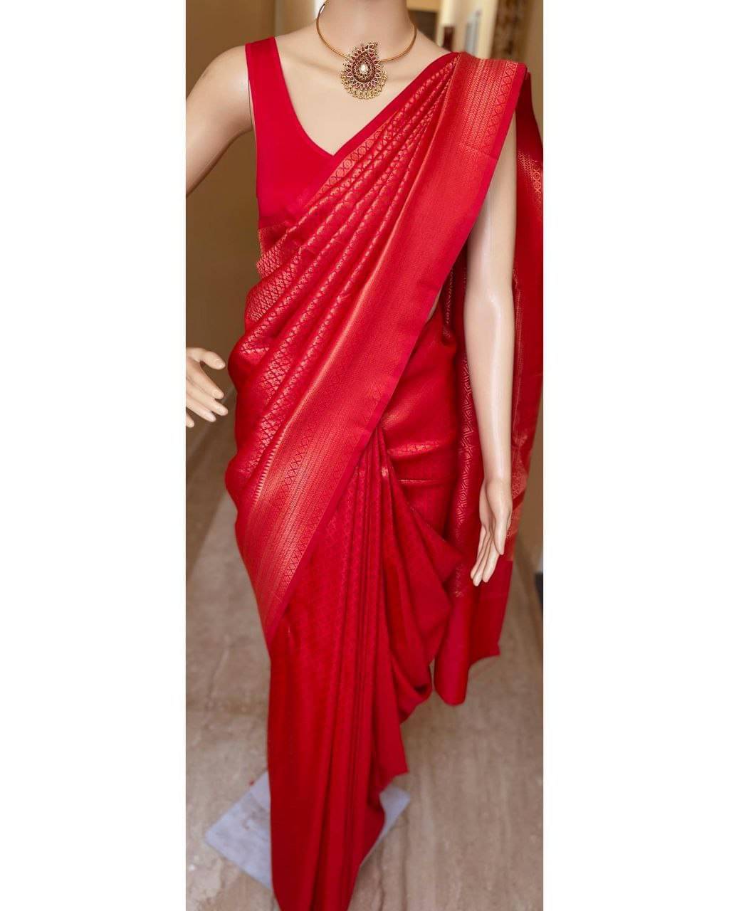 THE PRIVATE LABLE Linen Printed Banarasi saree With Unstitched Blouse Piece ( Red ) THE PRIVATE LABLE Linen Printed Banarasi saree With Unstitched Blouse Piece ( Red )
