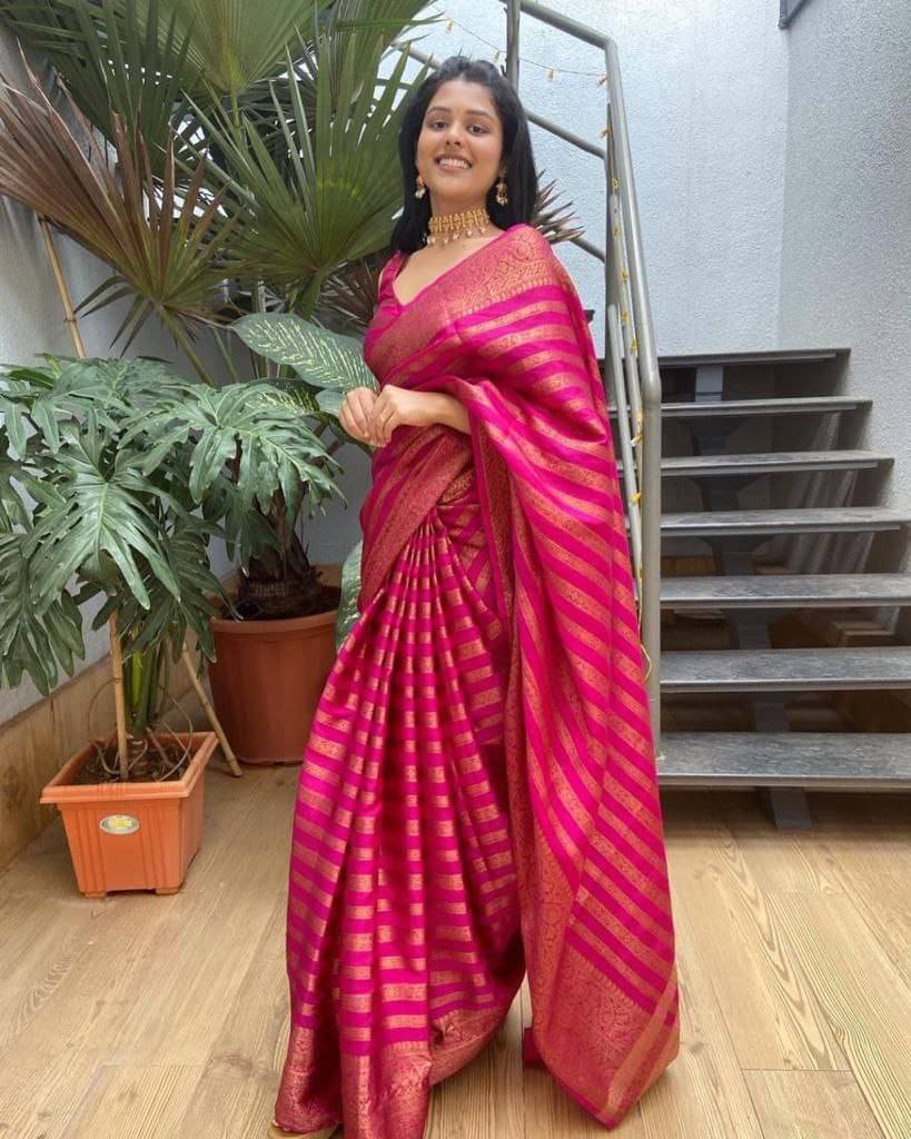     			THE PRIVATE LABLE Linen Printed Banarasi saree With Unstitched Blouse Piece ( Pink )
