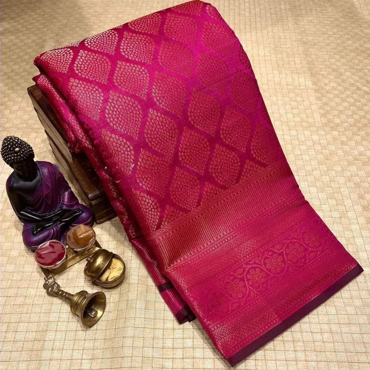 THE PRIVATE LABLE Linen Printed Banarasi saree With Unstitched Blouse Piece ( Pink ) THE PRIVATE LABLE Linen Printed Banarasi saree With Unstitched Blouse Piece ( Pink )
