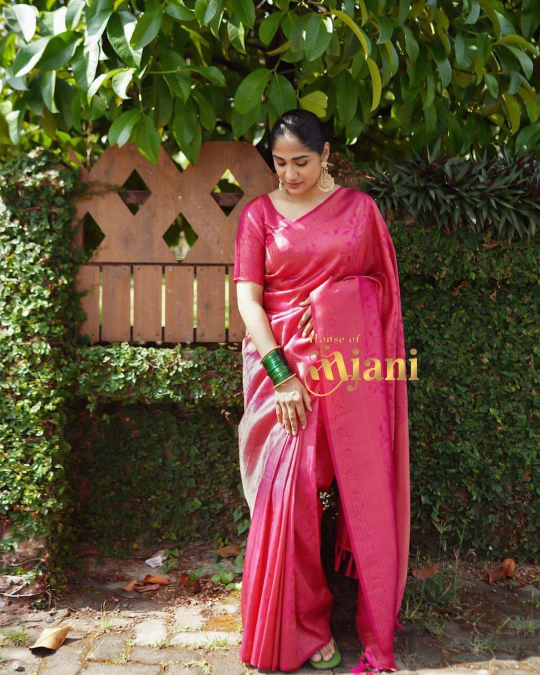     			THE PRIVATE LABLE Linen Printed Banarasi saree With Unstitched Blouse Piece ( Multicolor )