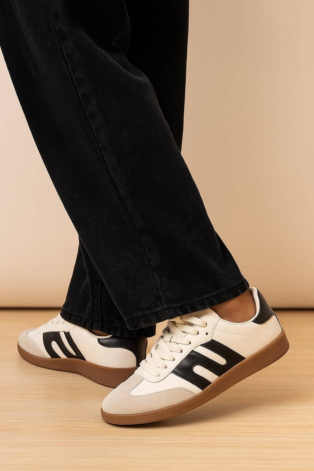     			Asteroid Retro Synthetic Suede Toe Fashion Sneakers. White Men's Sneakers
